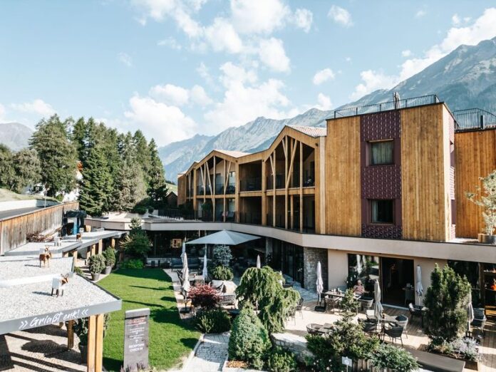 L’Hotel Gassenhof in Val Ridanna completa il suo rinnovamento tra tradizione alpina e design contemporaneo - Direzione Hotel